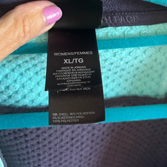 The North Face Women's Teal and Gray All Weather Jacket, zippered pockets Velcro - Picture 12 of 13